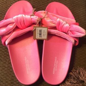 American Eagle slip-ons